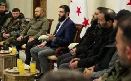 اتفاق بين قادة الفصائل والشرع على الاندماج بوزارة الدفاع السورية
