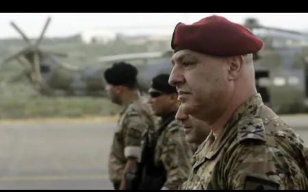 قائد الجيش العماد جوزيف عون وممثل لبنان في لجنة مراقبة إتفاق وقف إطلاق النار العميد ادغار لاوندس وصلا إلى السراي الحكومي