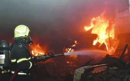 حريق كبير في مخزن للخردة قرب محطة الشلبي في الميناء - طرابلس