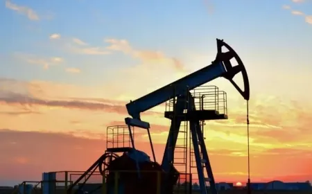 أسعار النفط ترتفع بدعم التحفيز الصيني وانخفاض المخزونات الأمريكية