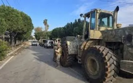 الجيش اللبناني ينتظر عند المدخل الغربي لبلدة عيترون من جهة مدينة بنت جبيل