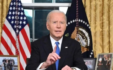 بايدن: "الأميركيون غارقون في سيل من الأخبار المضلّلة"