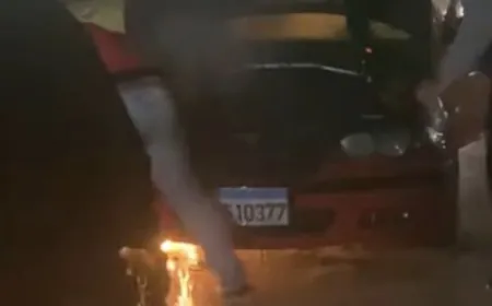 احتراق سيارة في الميناء