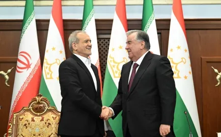 الرئيس الإيراني يزور طاجيكستان لتعزيز التقارب