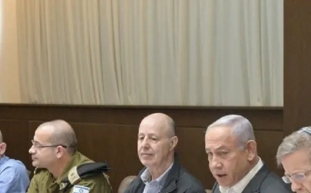 هيئة البث الإسرائيلية: اجتماع الكابينيت الأمني والسياسي ما يزال مستمرا ويبحث إضافة تعزيز الأمن في الضفة الغربية إلى أهداف الحرب