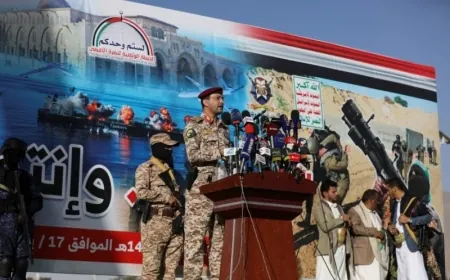 الحوثيون يعلنون ضرب أهداف إسرائيلية وحاملة طائرات أميركية