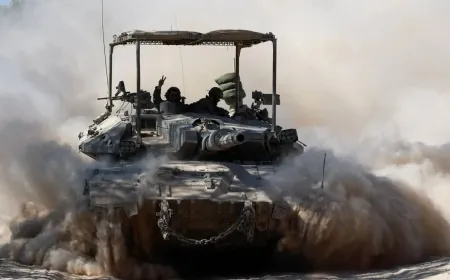 الجيش الإسرائيلي يقول أنه يواصل حالياً قصف أهداف في قطاع غزة