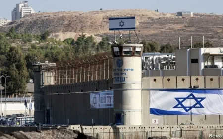 ‏القناة 7 الإسرائيلية: اعتقال متظاهرين إسرائيليين رافضين لإطلاق سراح الأسرى الفلسطينيين قرب بوابة سجن عوفر