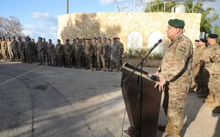 تفقُّد قائد الجيش بالنيابة قيادة لواء المشاة الخامس في الجنوب