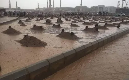 الأمطار الغزيرة تلامس مقبرة البقيع في المدينة المنورة