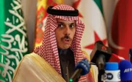 انتهاء اللقاء بين وزير الخارجية السعودي ⁧‫فيصل_بن_فرحان‬⁩ والرئيس المكلف ⁧‫نواف_سلام‬⁩