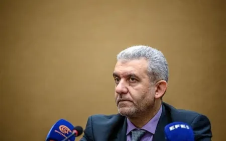 "التصرف بحكمة ومصلحة".. وزير العمل يغردّ!