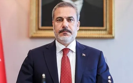 وزير الخارجية التركي يدعو من بغداد إلى توحيد الجهود الإقليمية ضد المقاتلين الأكراد
