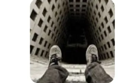 حادث مؤسف أثناء محاولته النزول من السطح إلى شرفة منزله