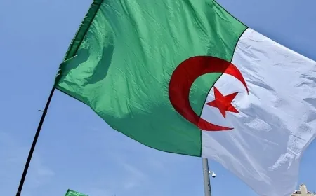 الجزائر تستدعي سفير فرنسا بسبب المعاملة "الاستفزازية" لمواطنيها في مطارات باريس