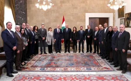 الرئيس جوزاف عون مستقبلًا رئيس الجامعة اللبنانية البروفسور بسام بدران على رأس وفد من العمداء والمدراء والأساتذة والإداريين من الجامعة