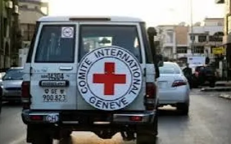 جيش العدو تسلم من الصليب الأحمر سبع رهائن آخرين كانوا محتجزين في غزة