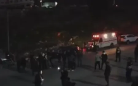 وصول حافلتين تقلان أسرى فلسطينيين مفرج عنهم من سجن عوفر إلى رام الله