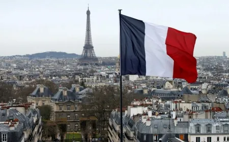 فرنسا تلغي "بشكل أحادي" الرحلة الوحيدة بين طهران وباريس