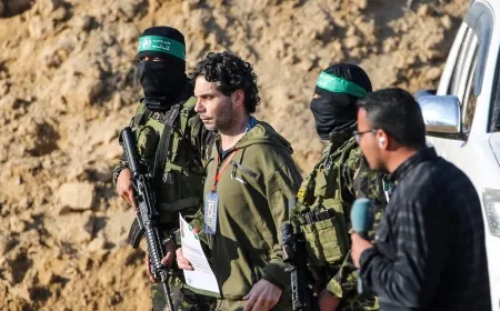 الجيش الاسرائيلي: وصول الرهينتين عوفر كالديرون وياردين بيباس إلى إسرائيل