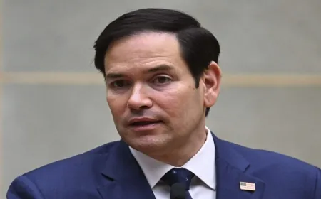 وزير الخارجية الأميركي يوضح أن ترامب يريد خروج سكان غزة موقتا ريثما تجري إعادة إعمار القطاع