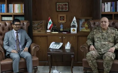 قائد الجيش استقبل السفير الهندي