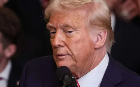 ترامب وقّع على أمر تنفيذيّ يقضي بإرجاء الرسوم الجمركية على الواردات منخفضة التكلفة من الصين