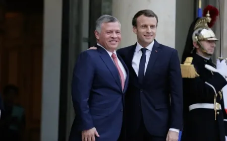 عبدالله الثاني وماكرون يبحثان هاتفياً التطورات الخطيرة في غزة والضفة