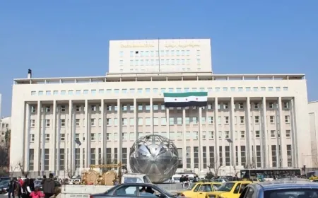 رويترز: حكومة سوريا الجديدة تستهدف رجال الأعمال الموالين للأسد