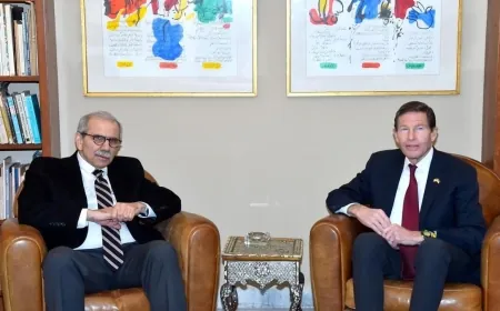 سلام استقبل السّيناتور بلومنتال وطلب منه الضغط على الجانب الاسرائيلي للانسحاب الكامل بحلول ١٨ شباط