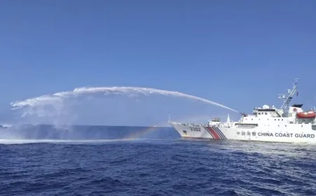 خفر السواحل الفلبينيّ اتهم البحرية الصينية بإجراء مناورات طيران خطيرة