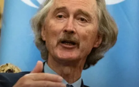 أعلن المبعوث الأممي إلى سوريا أن “الحكومة السورية الجديدة قد تعلن في 1 آذار المقبل”.