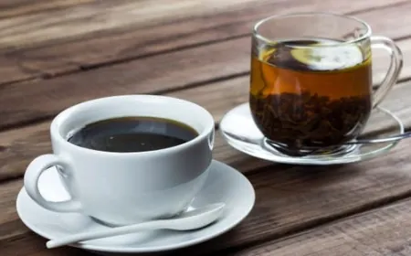 هل يقلل استهلاك القهوة والشاي من فوائد الماء الوقائية؟ العلم يحسمها