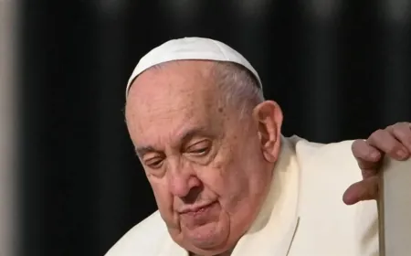 الفاتيكان: "تحسن طفيف" في الحالة السريرية للبابا