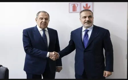 وزير الخارجية التركي: مفاوضات أوكرانيا يجب أن "تجمع الطرفين" المتحاربين