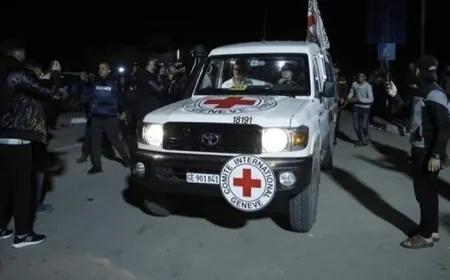 كيبوتس نير عوز يؤكد تسلّم جثة الرهينة إيتسيك إلغارات في عملية التبادل الأخيرة