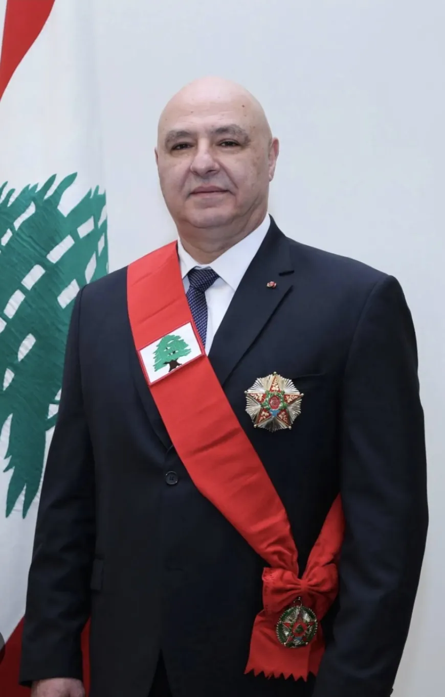 الرئيس عون يتسلم رسالة تهنئة من رئيسة سويسرا تضمنت تأكيداً على أهمية العلاقات اللبنانية السويسرية بالاضافة الى وضع الامكانات من أجل المساعدة في الإعمار وتنفيذ الإصلاحات