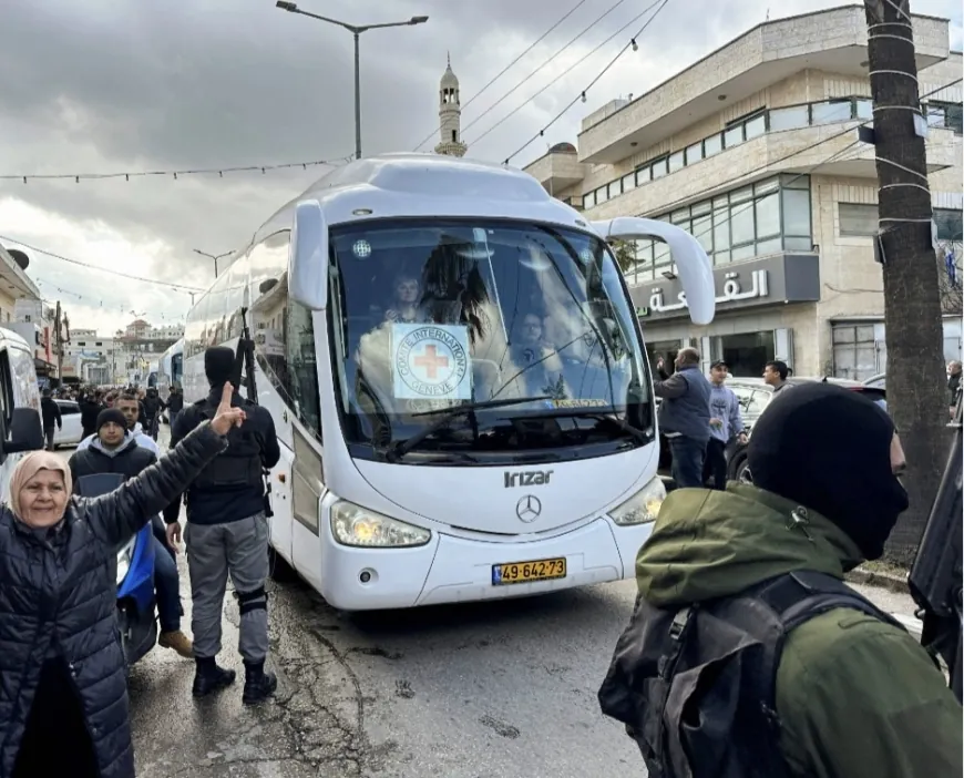 وصول المعتقلين الفلسطينيين المفرج عنهم إلى قطاع غزة