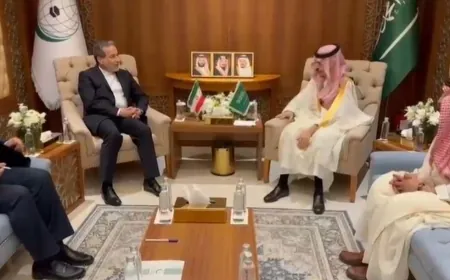 *وزير الخارجية السعودي الأمير فيصل بن فرحان يلتقي نظيره الإيراني في جدة لبحث المستجدات في المنطقة