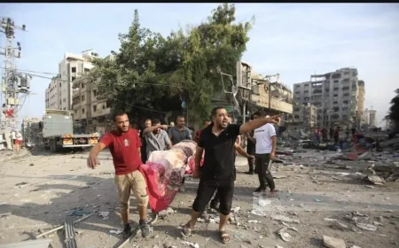 إسرائيل تضرب أشخاصًا تجمعوا لاستلام مُسيرة أطلقت من خارج قطاع غزة