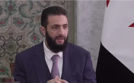 الشرع يوقع الإعلان الدستوريّ لسوريا