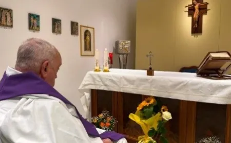 الصورة الأولى للبابا فرنسيس منذ دخوله المستشفى