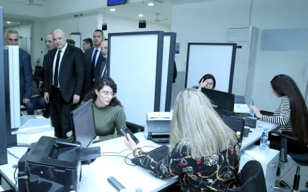 عون تفقد مبنى "النافعة" في الدكوانة ومرفأ بيروت: من يغطي الفساد مشارك فيه