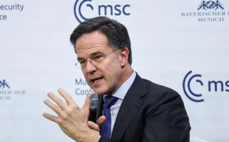 الناتو يحذر من تطوير روسيا أسلحة نووية في الفضاء