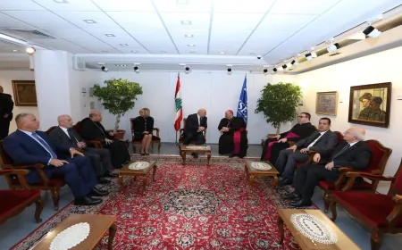 خلوة جمعت رئيس الجمهورية واللبنانيةالأولى مع السفير البابوي ورئيس عام الرهبنة اللبنانية المارونية عقب انتهاء رتبة سجدة الصليب