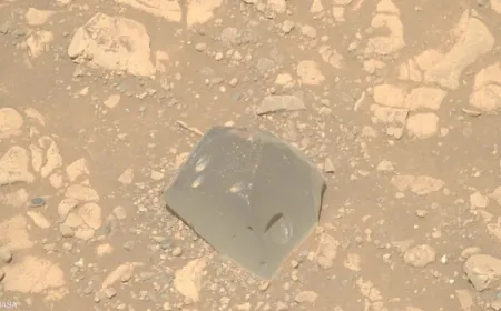 رصد جسم غامض على المريخ