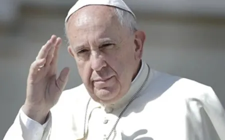 أ ف ب: إطفاء برج إيفل مساء الاثنين مع وفاة البابا