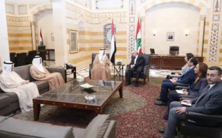 الرئيس نواف_سلام خلال استقباله رئيس المجلس الوطني الاتحادي في دولة الإمارات_العربية_المتحدة صقر غباش