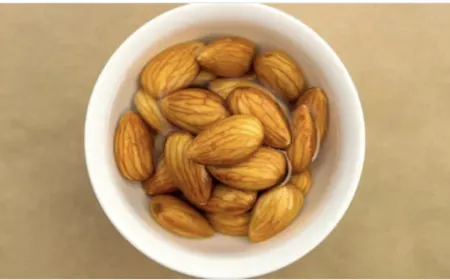 فوائدها مذهلة... عليك بـ5 حبات لوز منقوعة كل صباح