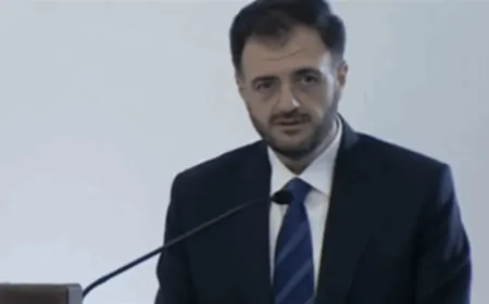 في سوريا..موقف نادر".. وزير يقف "بالدور"!